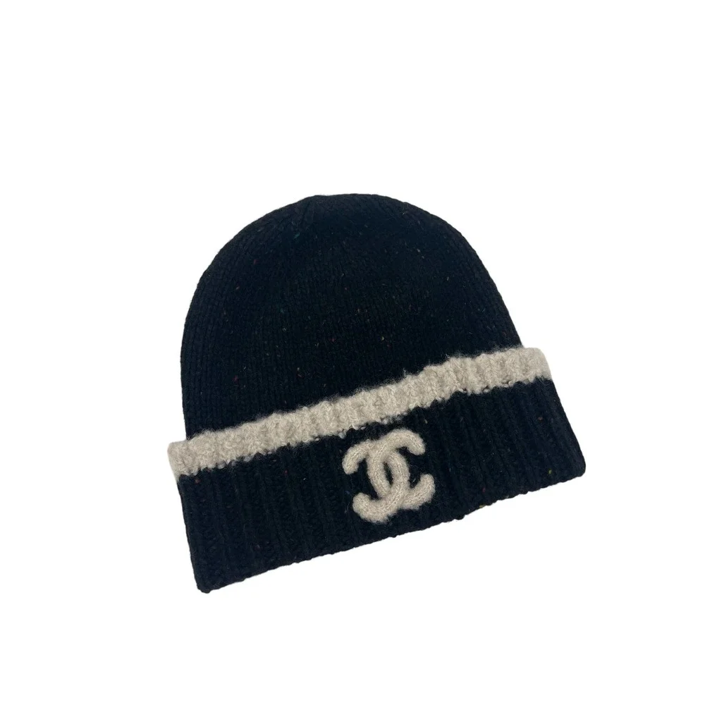 Chanel 2022 Cashmere Silk CC Logo Black Ecru Speckled Beanie Hat